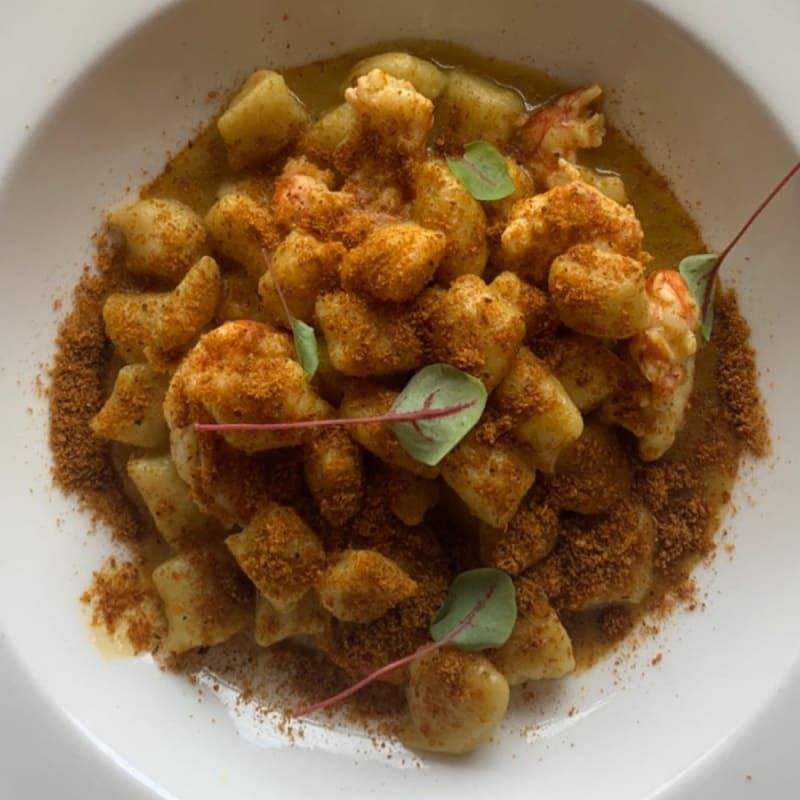 Gnocchetti con gamberi zafferano e polvere di pomodoro - Gradale, Perugia