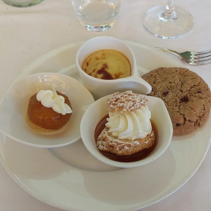 Tarte tatin, flan breton, cookie - Brunch du Fairmont Le Montreux Palace, Montreux