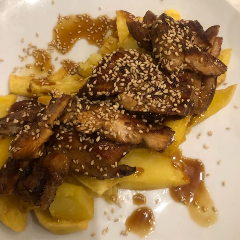 Lomitos de pollo marinados a Teriyaki - Nigola, Madrid