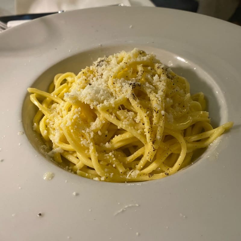 Cacio e pepe - Le Streghe Vicolo del Curato, Rome