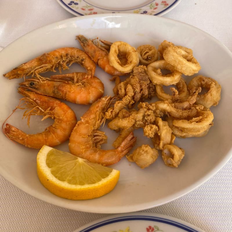 Piatto un po’ povero. Gamberi molto buoni a differenza dei calamari che erano secchi - La Follia (trattoria pizzeria), Rome