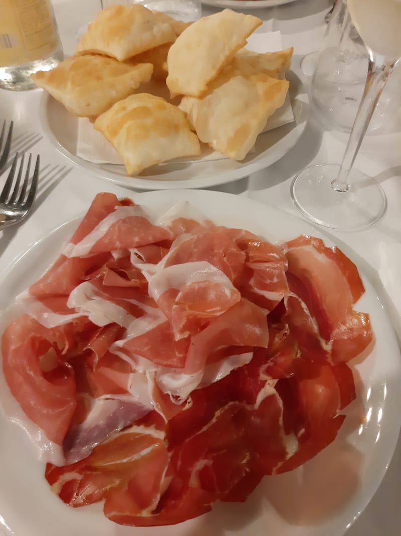 Torta fritta con culatello  - Tre Pozzi