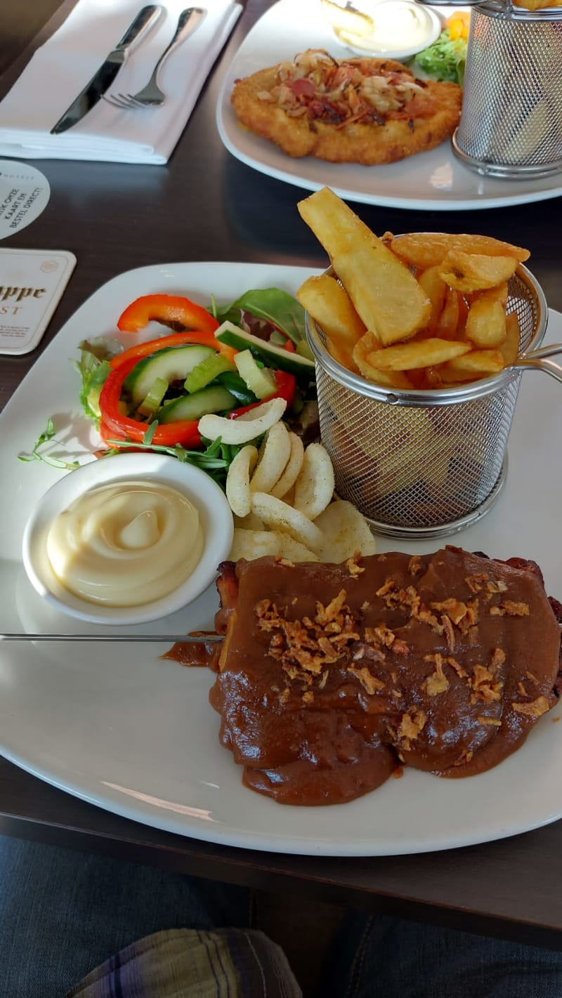 Boerenschnitsel - Fletcher Hotel-Restaurant Zeeduin, Wijk aan Zee