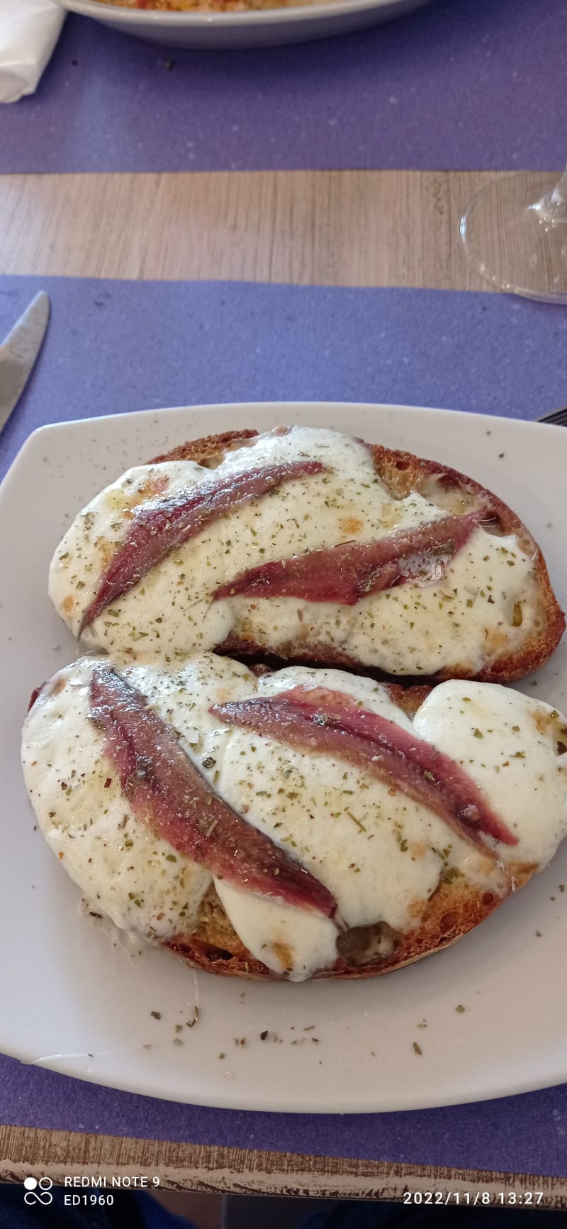 Crostini bufala e acciughe - Mamma Mia