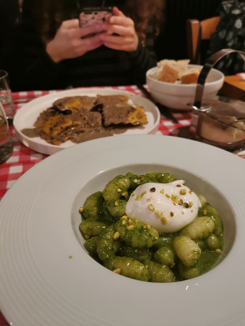 Pasta e fagioli, Paris