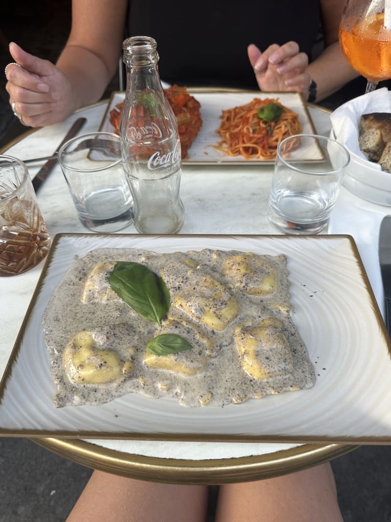 Pasta e fagioli, Paris