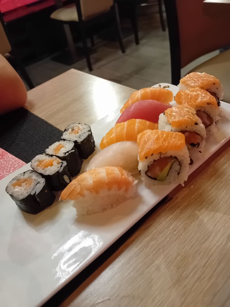 Hinode Sushi 3, Arcore