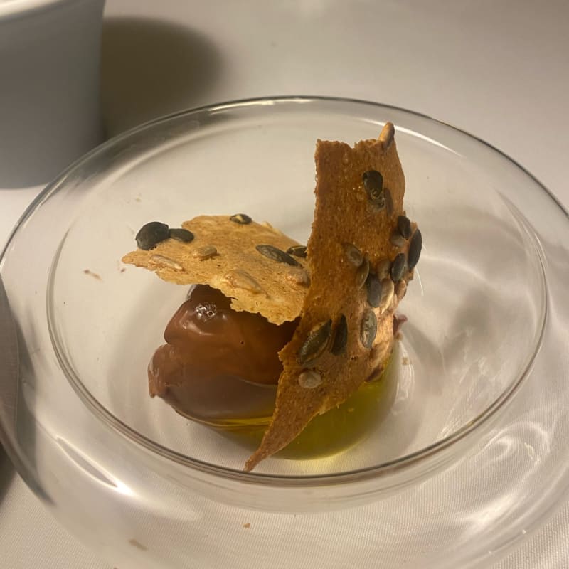 Chocolate con aceite y crujiente de pan - BaLó Restaurante, Barcelona