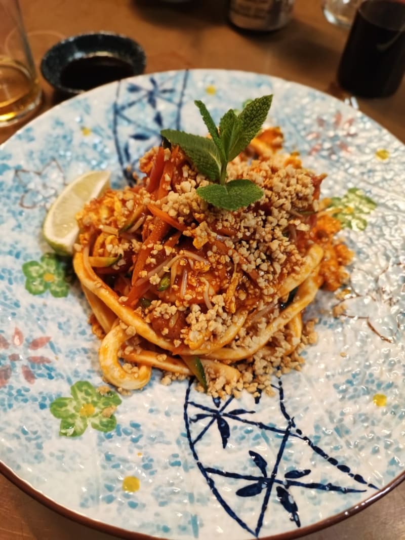 Mani in Noodles, Milan