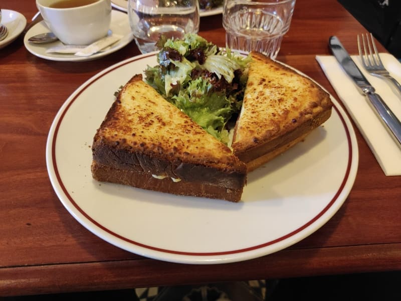 L’incontournable croque-monsieur au gouda truffé - Hôtel du Nord, Paris