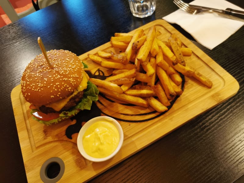 Le Poulet en Feu, Montreuil