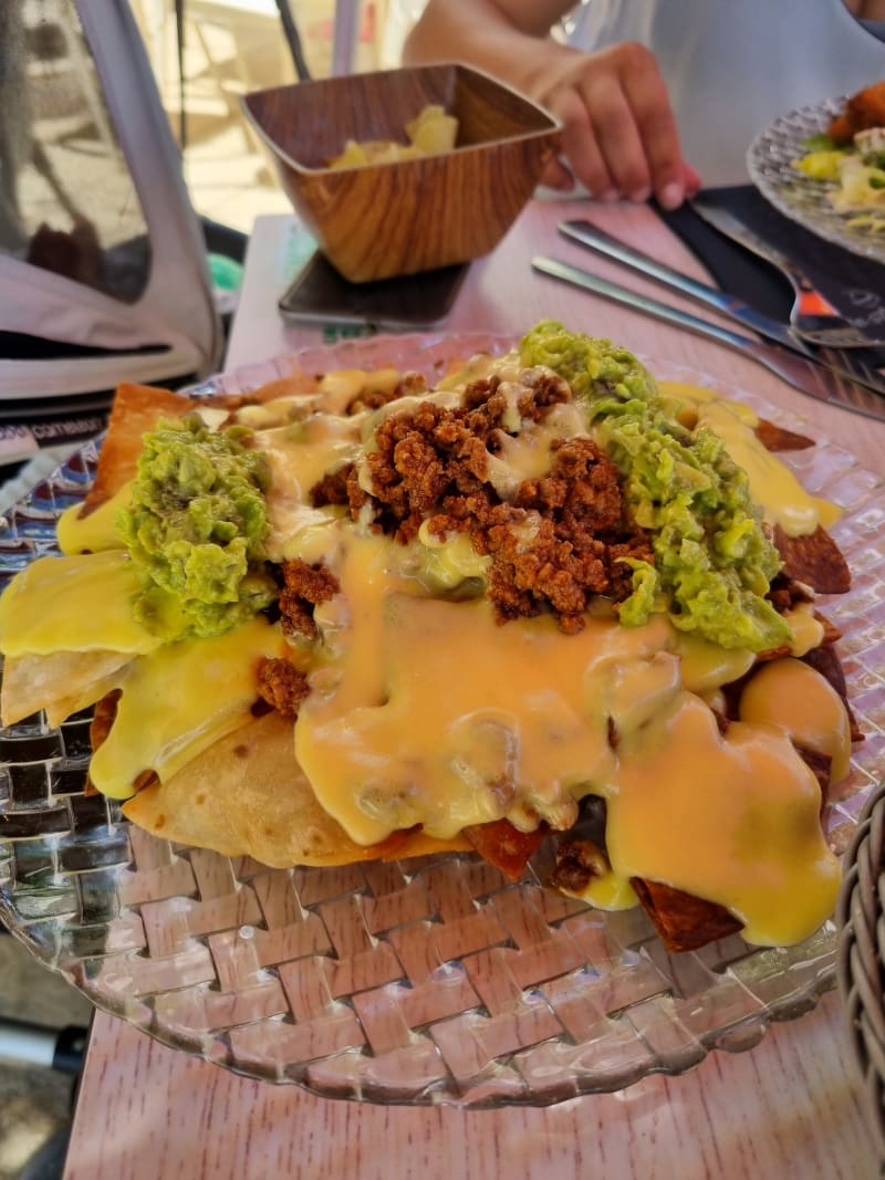 Nachos quemados y aceitosos - Destino Raíz, Móstoles