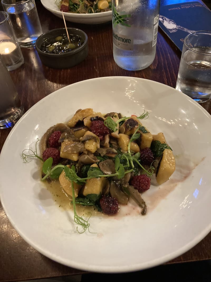 The Cellar Door in Edinburgh Restaurant Reviews, Menu and Prices