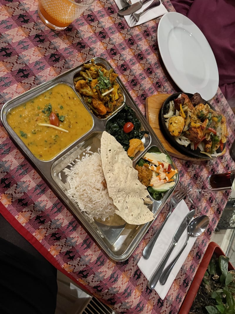 Nepalees vegan en Indiaas mixed grill - Curry Palace & Tandoor, Bruges