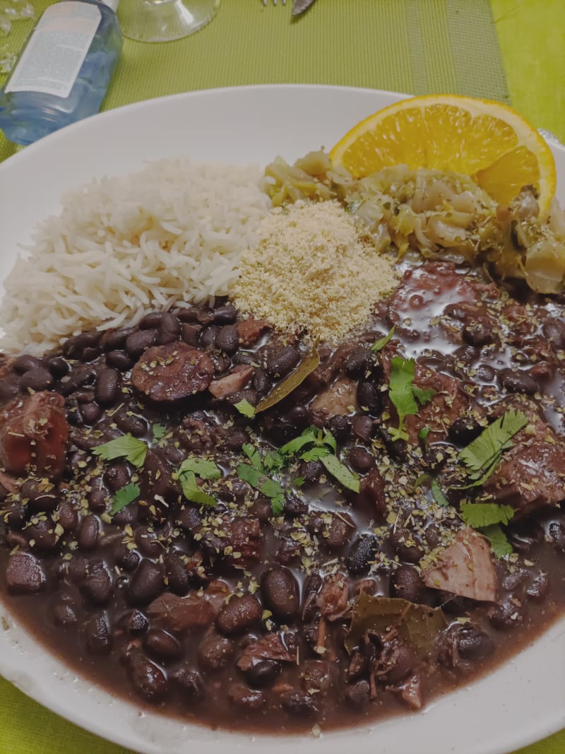 Feijoada (plat national brésilien) - La Taverne du Brésil et du Cap Vert, Paris