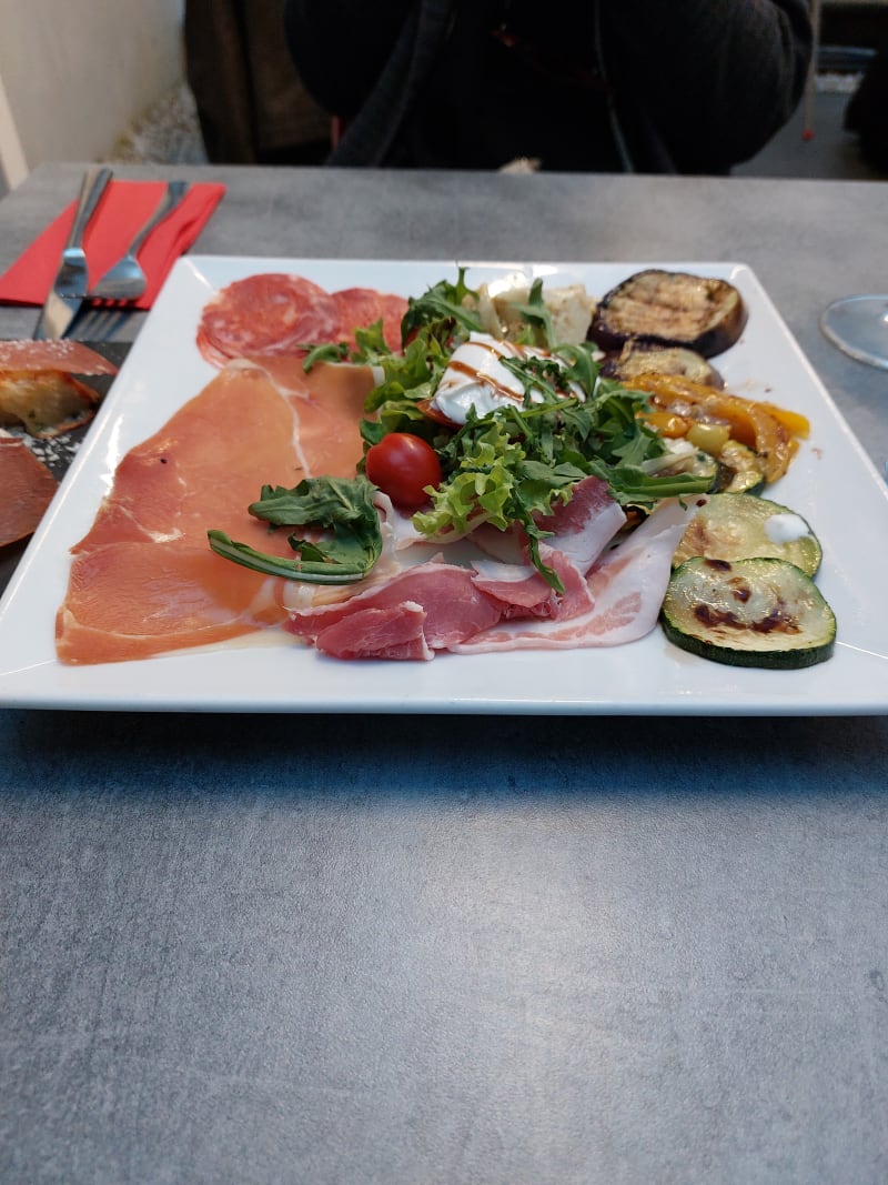 Restaurant Les Pénates Restaurant & Wine Bar Tapas (Flagey) à