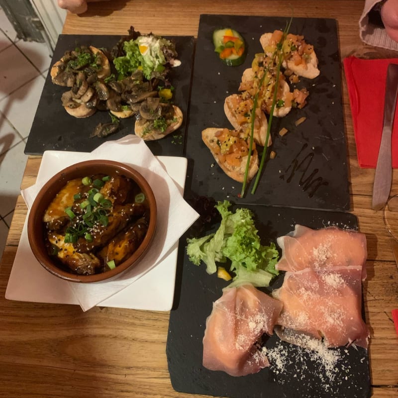 Restaurant Les Pénates Restaurant & Wine Bar Tapas (Flagey) à