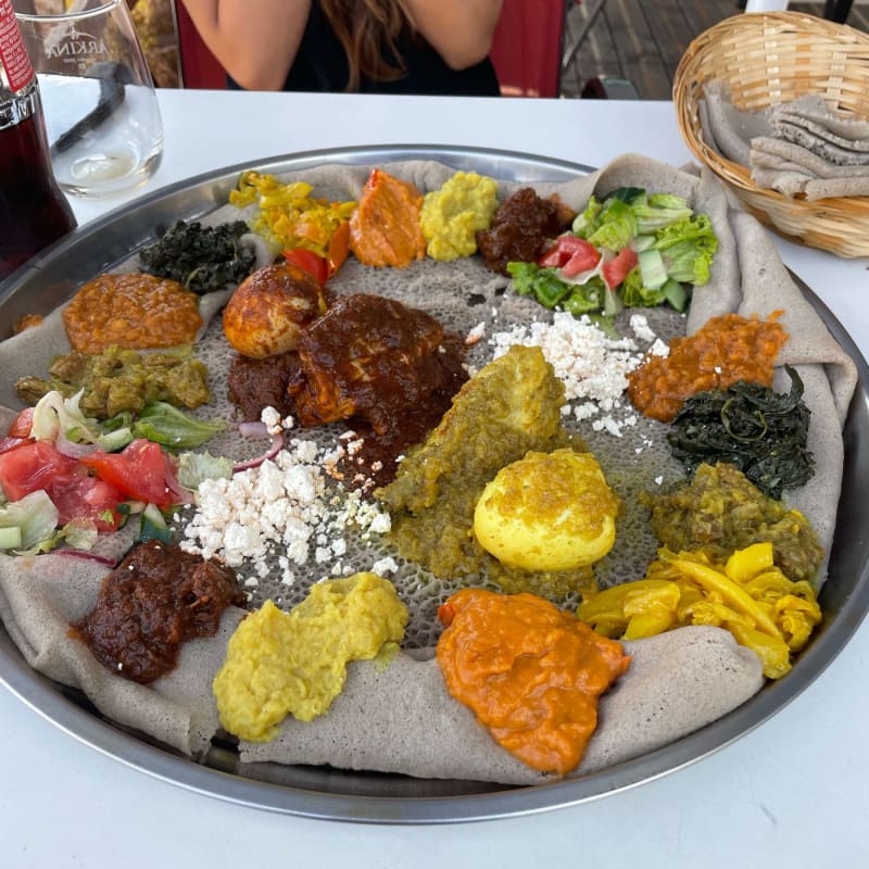 Délicieux, mais certains mets sont un peu épicés (pas fortement je précise)  - Lucy Restaurant Ethiopien, Lausanne