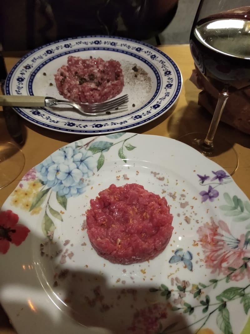 Tartare  - Decale Vineria Pietrasanta, Pietrasanta