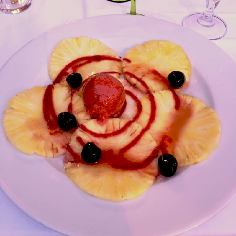 Carpaccio d'ananas et sa boule de glace griottes - Brasserie de la Bourse, Strasbourg