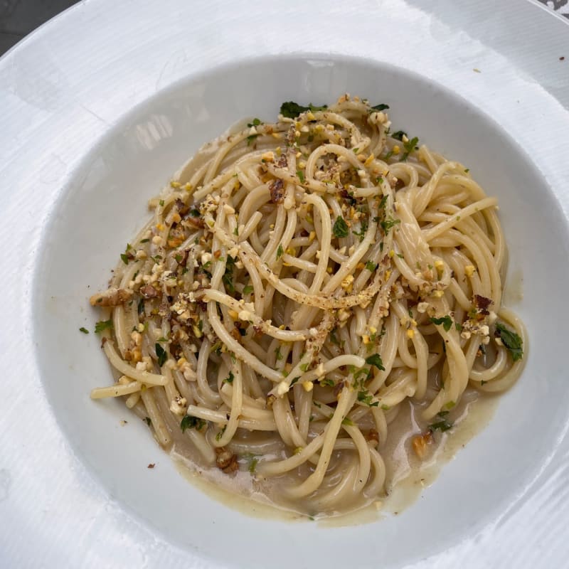 Spaghetto burro alici e frutta secca - Masaniello, Maiori