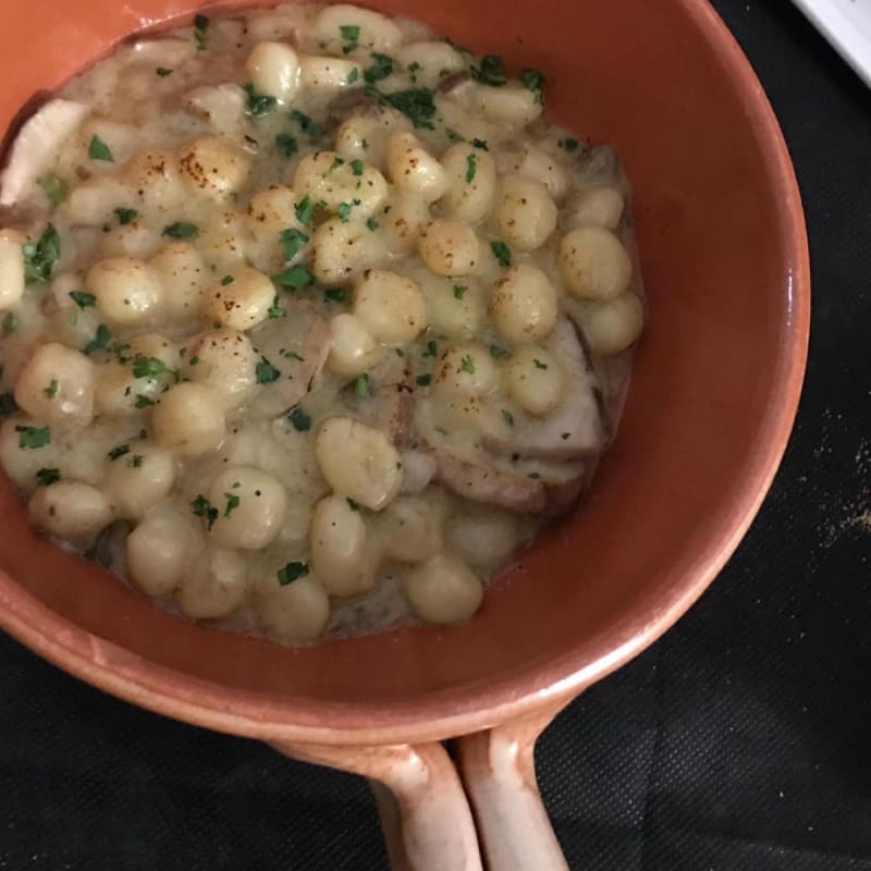 Gnocchetti casera e funghi - Lupo De Lupis