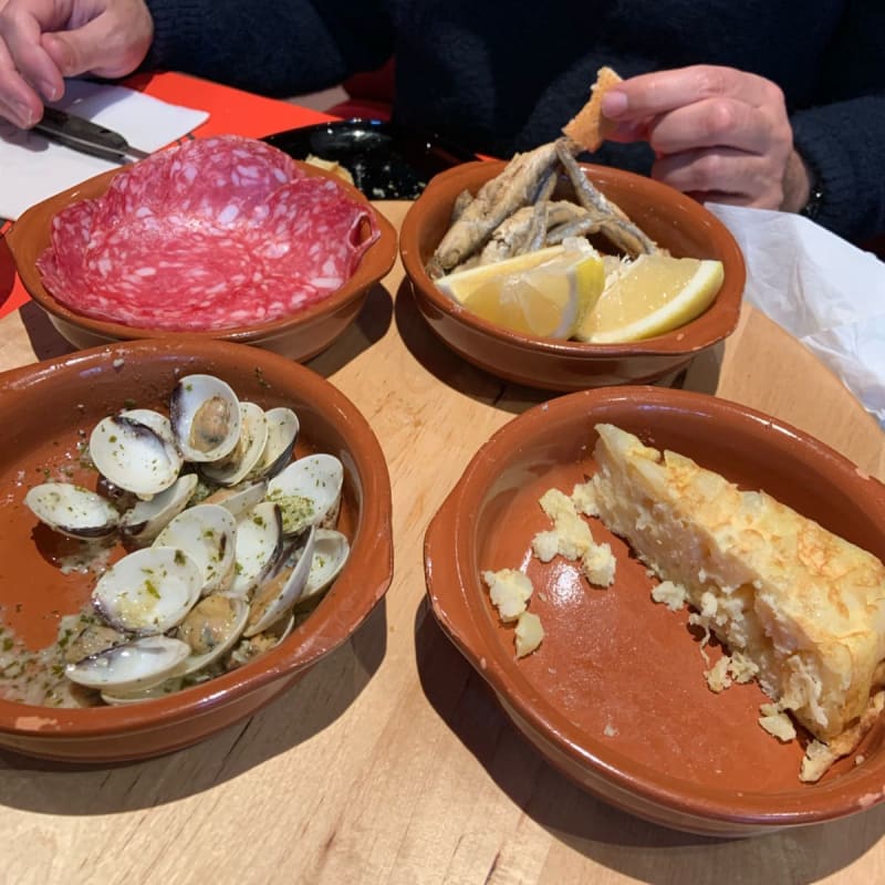 Tapas  - Pami Paella, Vorst