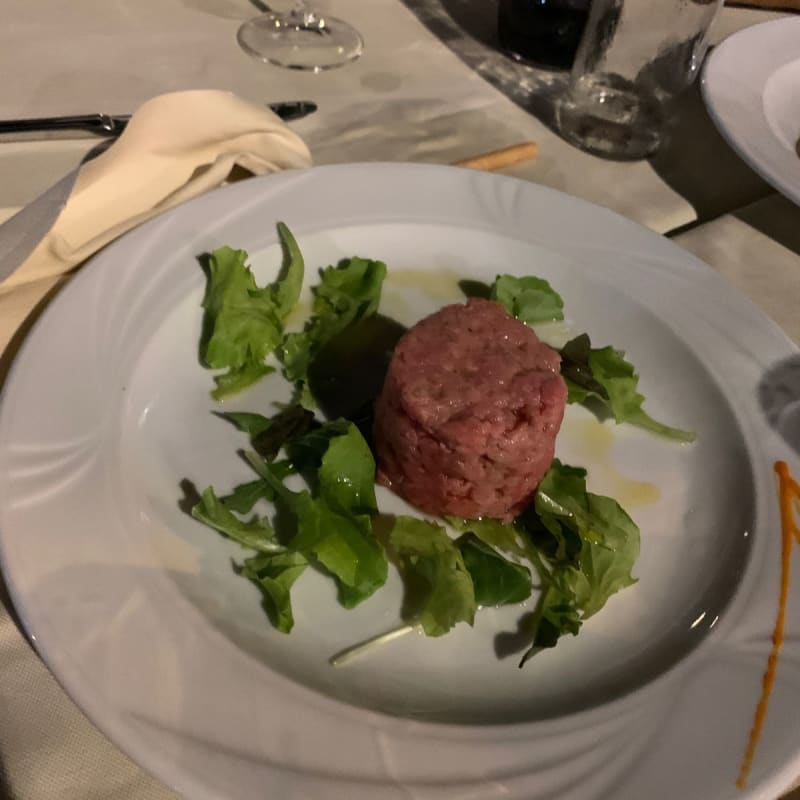 Battuta di fassone con insalatina - L'Osto del Borgh Vej, Turin