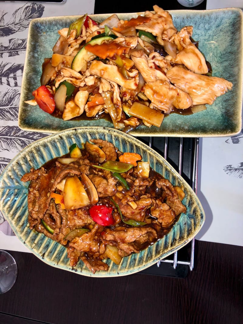 Boeuf à la façon Thaï et poulet Sichuan  - Hong Yan, Lausanne