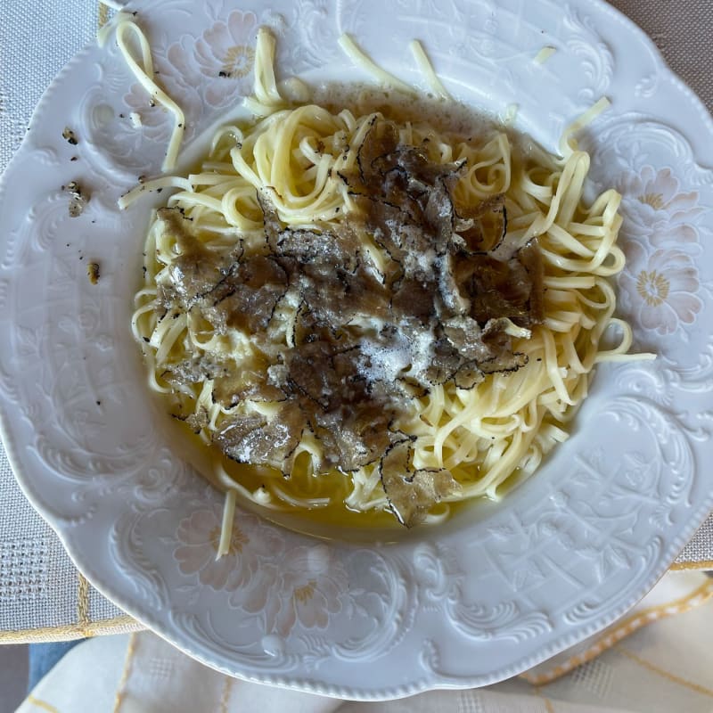 Tagliolini fatti in casa con tartufo estivo - Le Ortensie