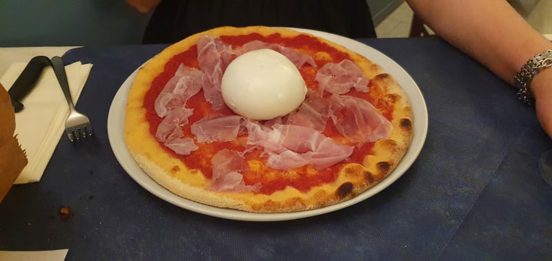 Pizza con bufala - Pizzeria La Cittadella di Moruzzi