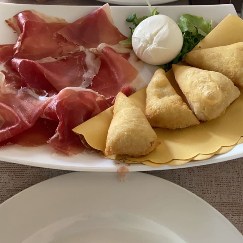 Gnocco fritto con culaccina di parma e burrta - Lisca, Sirmione