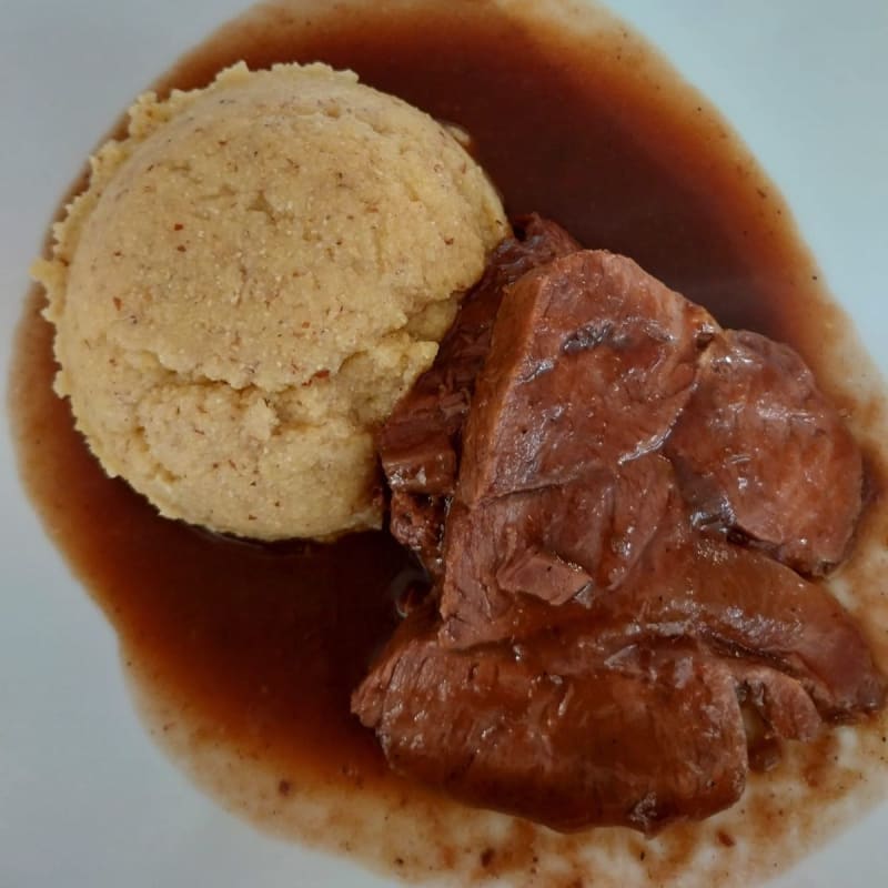 Brasato di manzo con polenta  - Baita Valle Azzurra