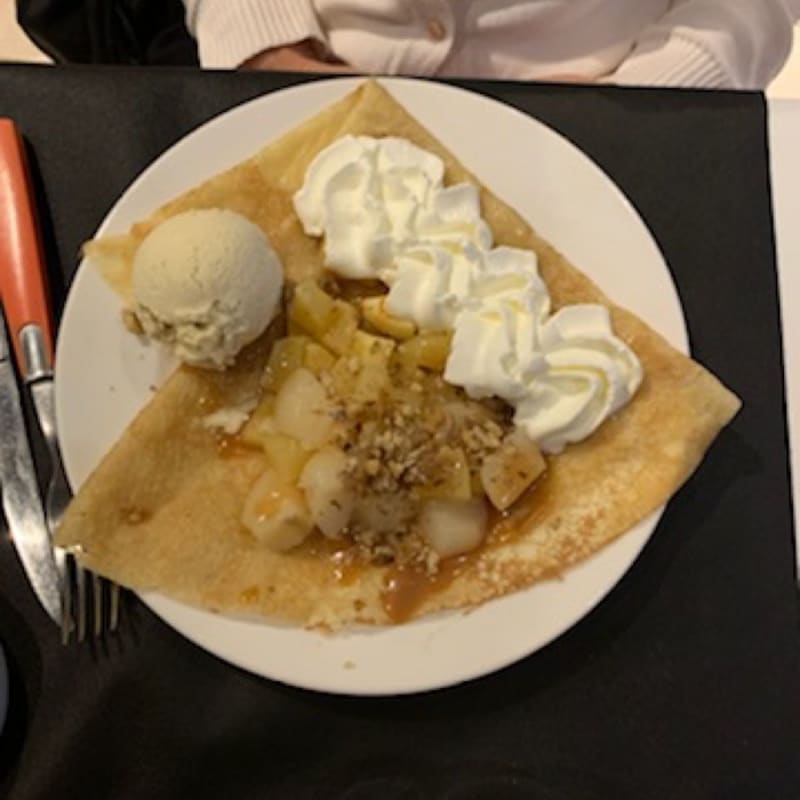 Poires confites, noix, glace vanille, chantilly: un délice - Côté Crêpe