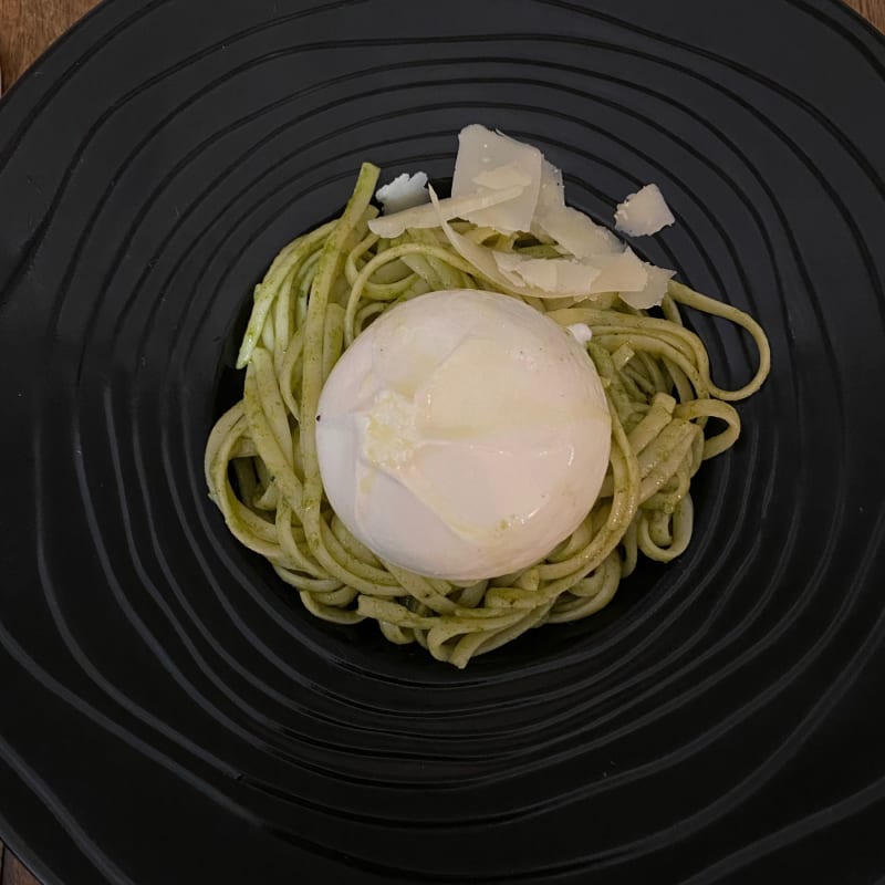 Burata linguini sauce pesto, la burata est crémeuse. - Café Gourmand, Saint-Maur-des-Fossés