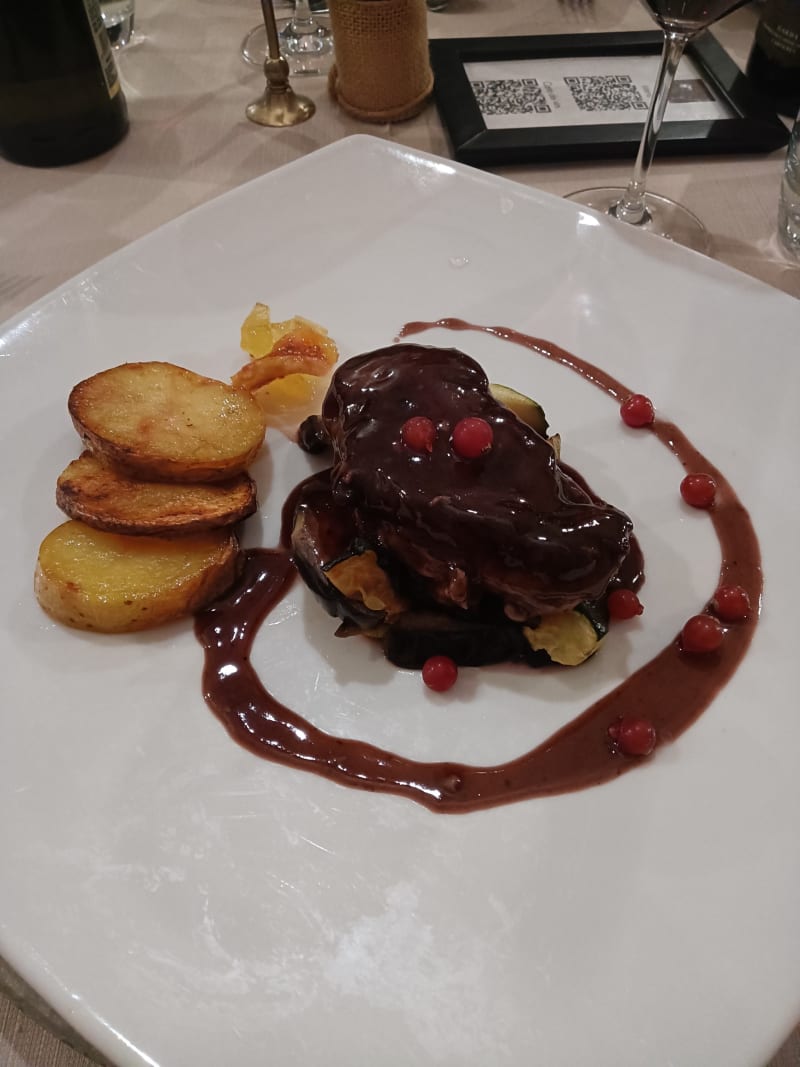 Stracotto di vitello con polenta gratinata - Ristorante Il Grande Olmo