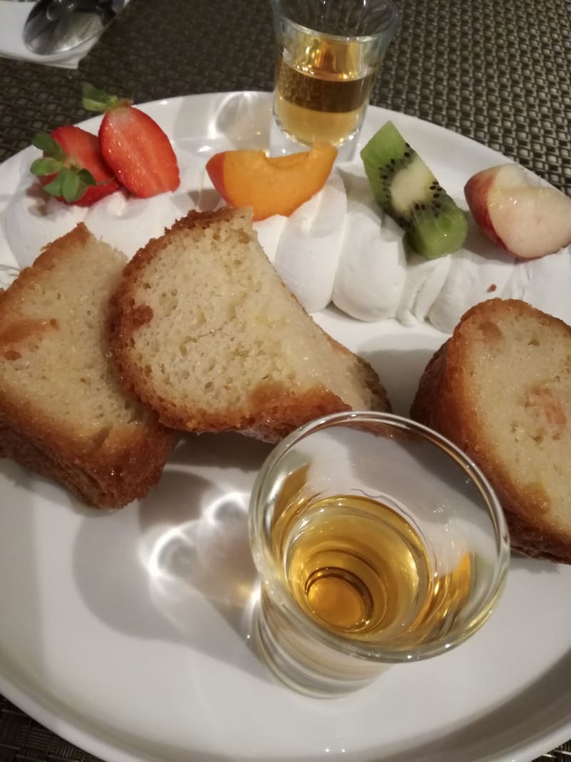 Baba au rhum chantilly maison - Le Père Louis, Neuilly-Plaisance