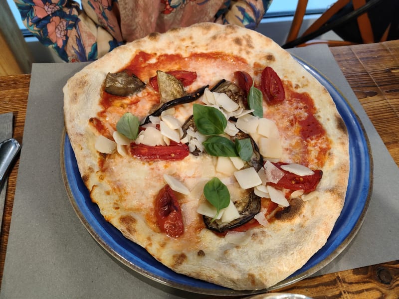 pizza: parmigiana. - Contadinostrano, Mantova