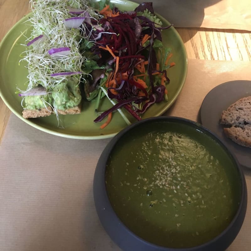 Soupe et avocado toast - Apéti Ségur, Paris