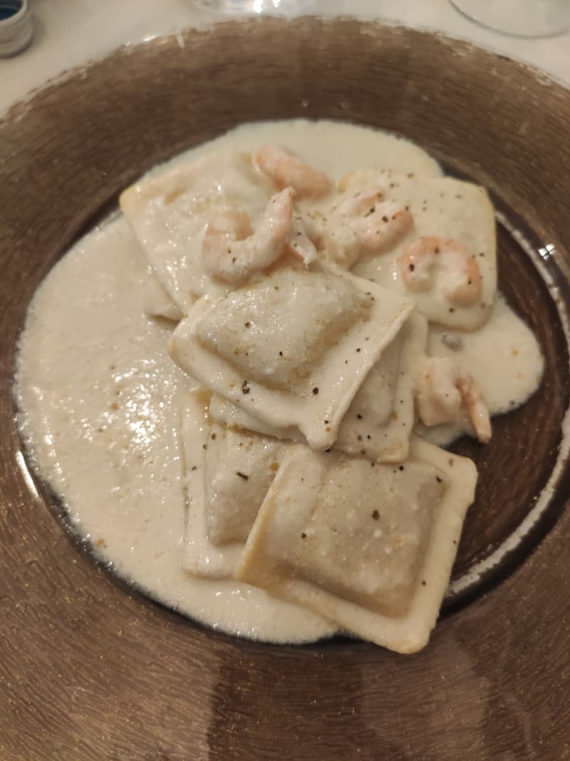 ravioli al branzino in crema di limone e gamberi - Aquarium