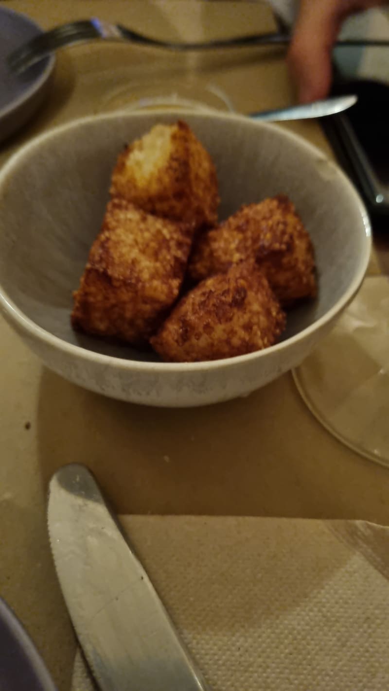 Dadinhos de Tapioca com queijo da Ilha de São Jorge DOP - O Fatica, Lisbon