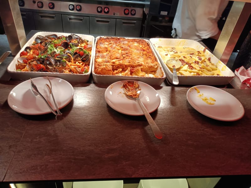 Italy and Europe Area: assortment of fresh home-made pasta with different sauces, Italian round pizza, cous cous, bouillabaisse, selection of European cold cuts and cheeses, ... - Sapori dal Mondo, Rome