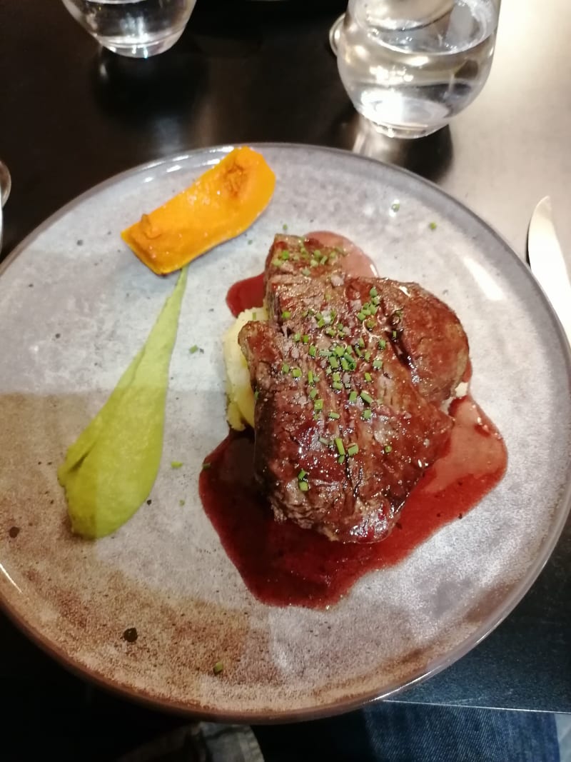 Lard et Bouchon in SaintÉmilion Menu, openingsuren, adres, foto’s van restaurant en