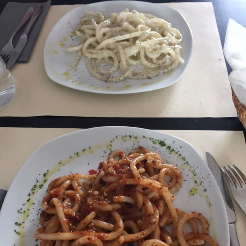 Pici cacio e pepe e pici al ragù - Piccola Oasi