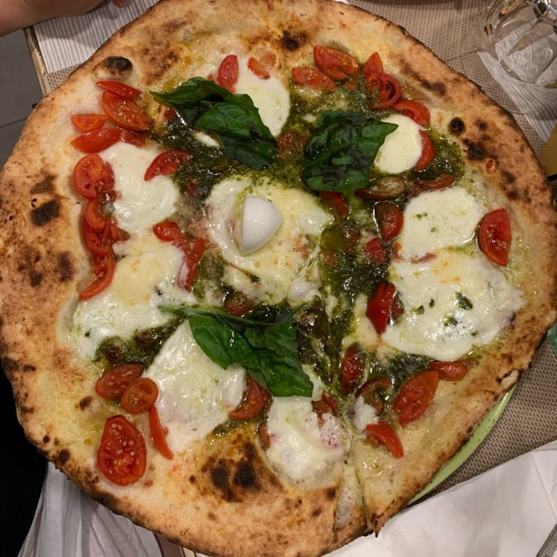 Mozzarella, pomodorini e pesto alla genovese - La Bufalina 2 Cavalleggeri