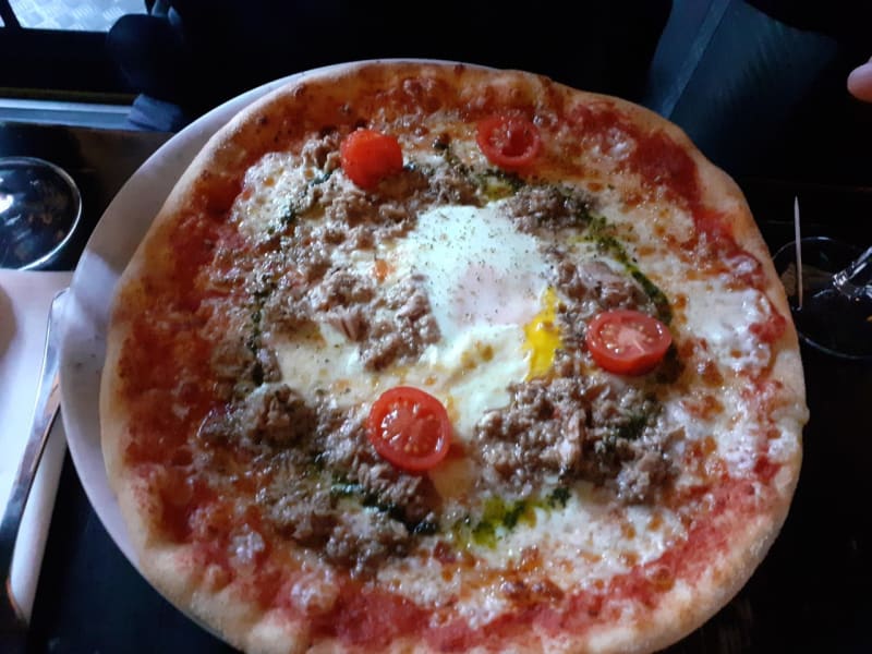 Pizza tonara supplément oeuf - Fratelli Neuilly, Neuilly-sur-Seine