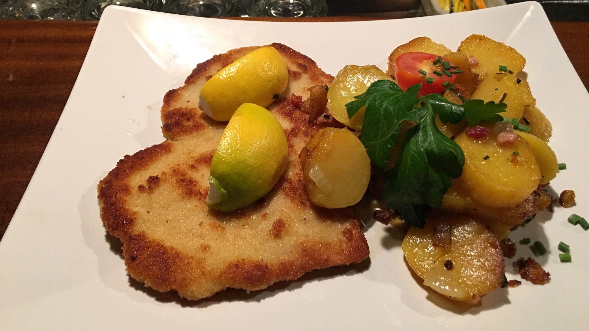 Zu den 12 Aposteln in Frankfurt Restaurant Reviews, Menu and Prices