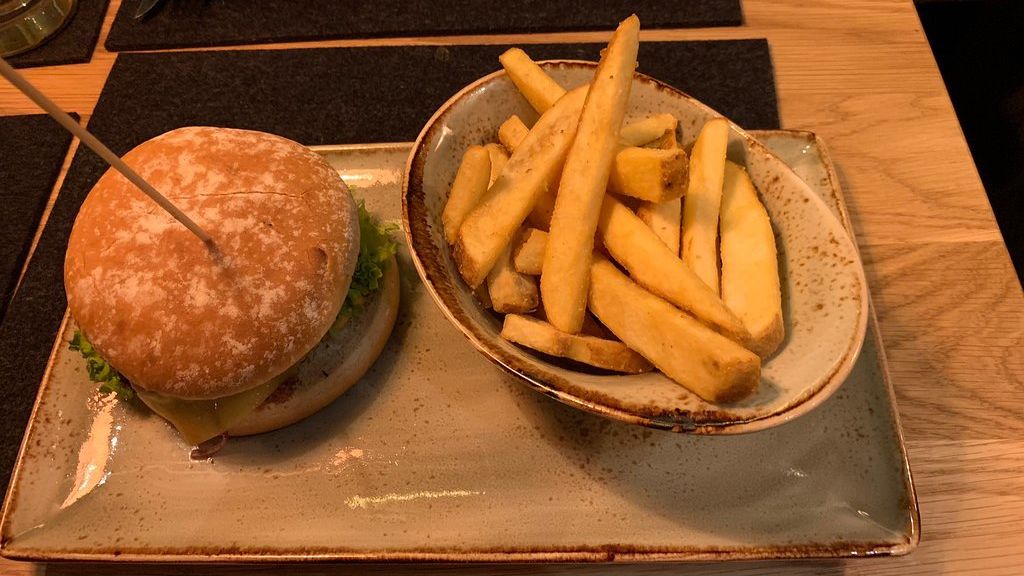hans im gluck burgergrill bar dortmund hansaplatz in dortmund restaurant reviews menu and prices thefork
