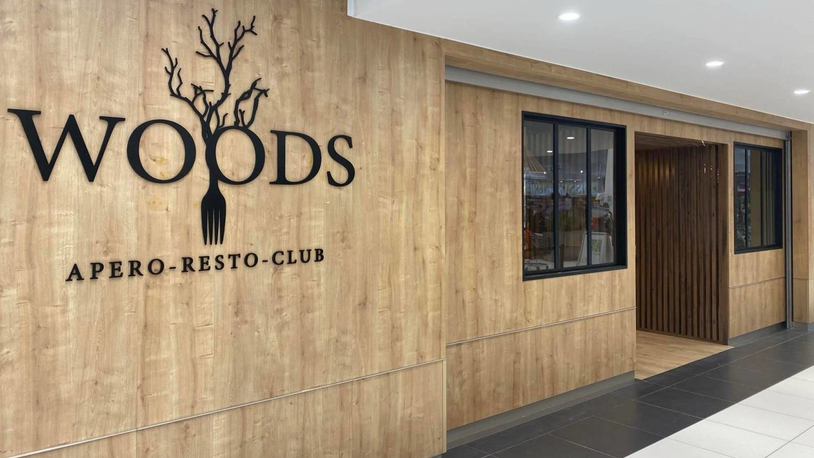 Woods Restaurant in BourgoinJallieu Restaurant Reviews, Menus, and