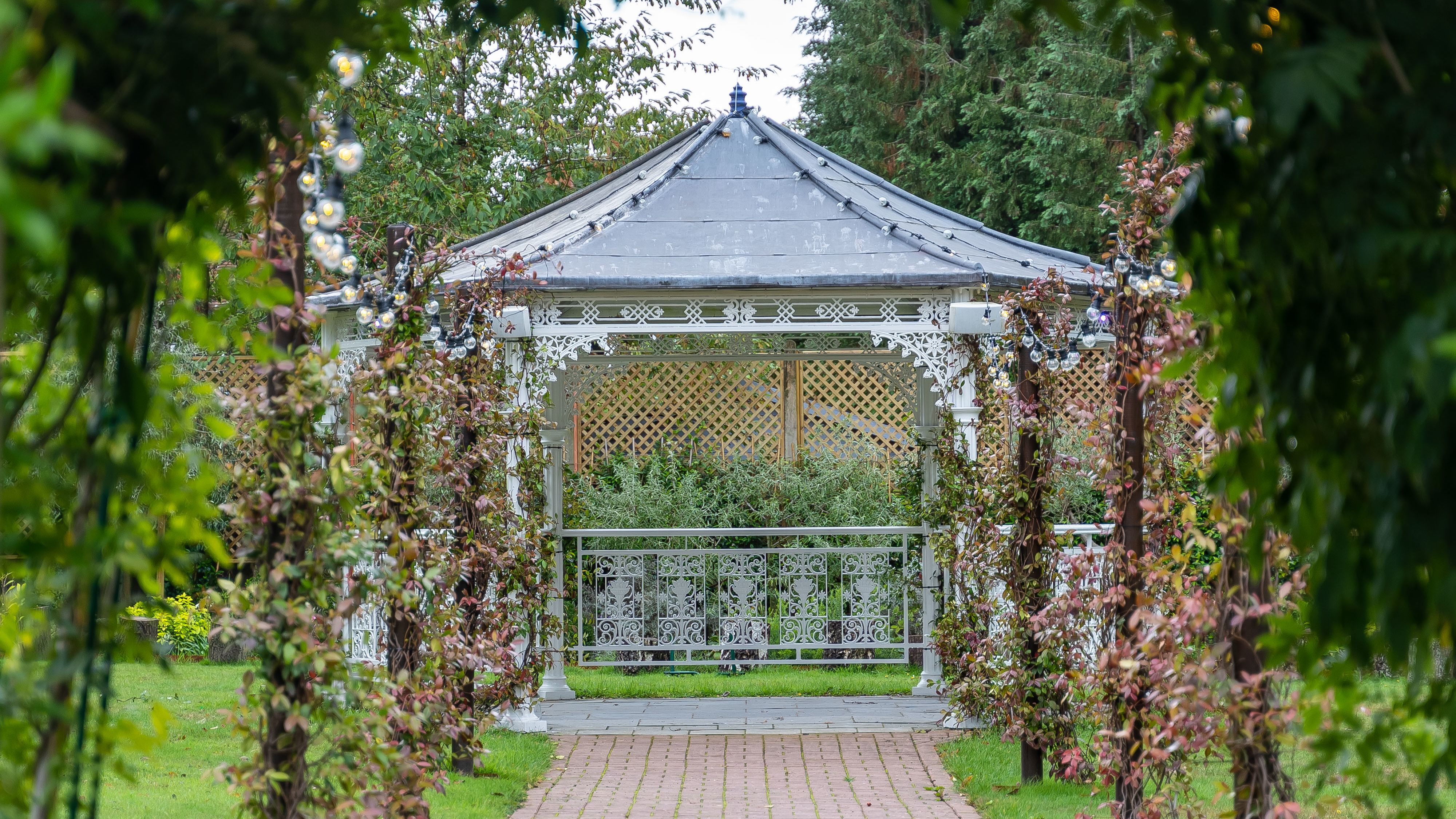 Newlands Corner Restaurant at Guildford Manor Hotel in Guildford